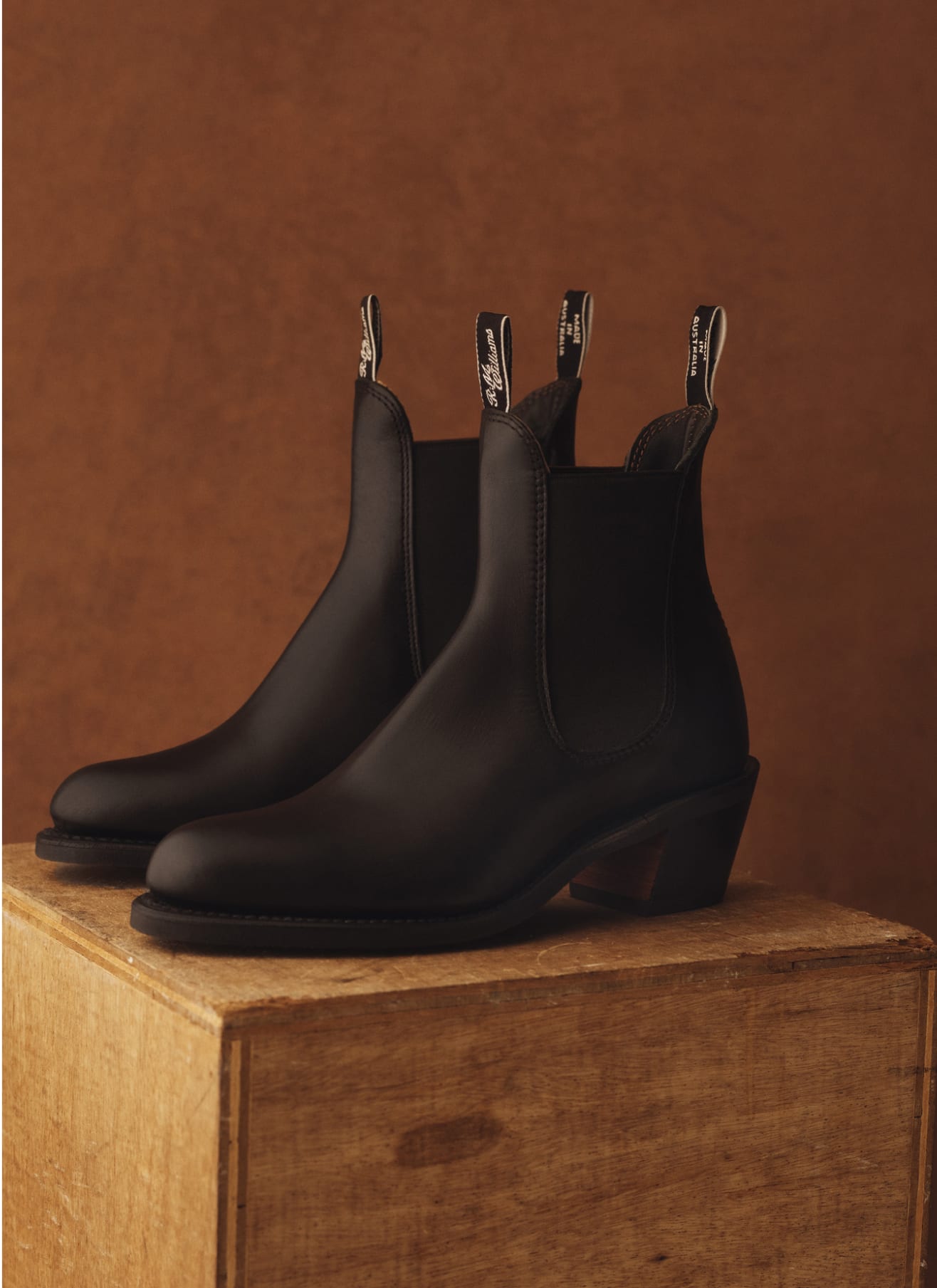 rosebery-boot-ebony-pull-up