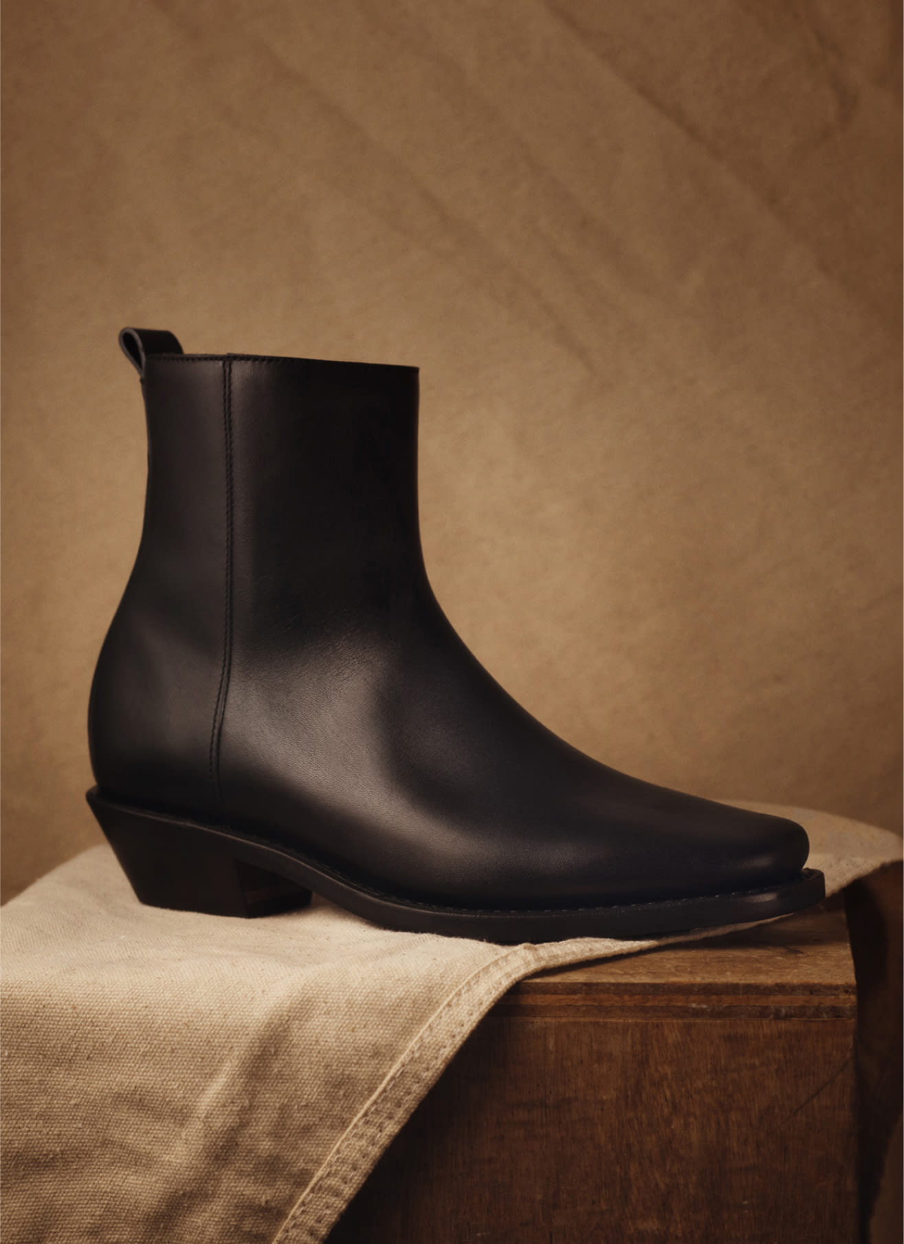 lennox-zip-boot-black-semi-aniline