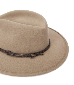 Akubra traveller hat