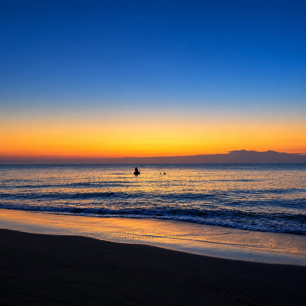 Atardecer y noche frente al mar en Montecito Beach