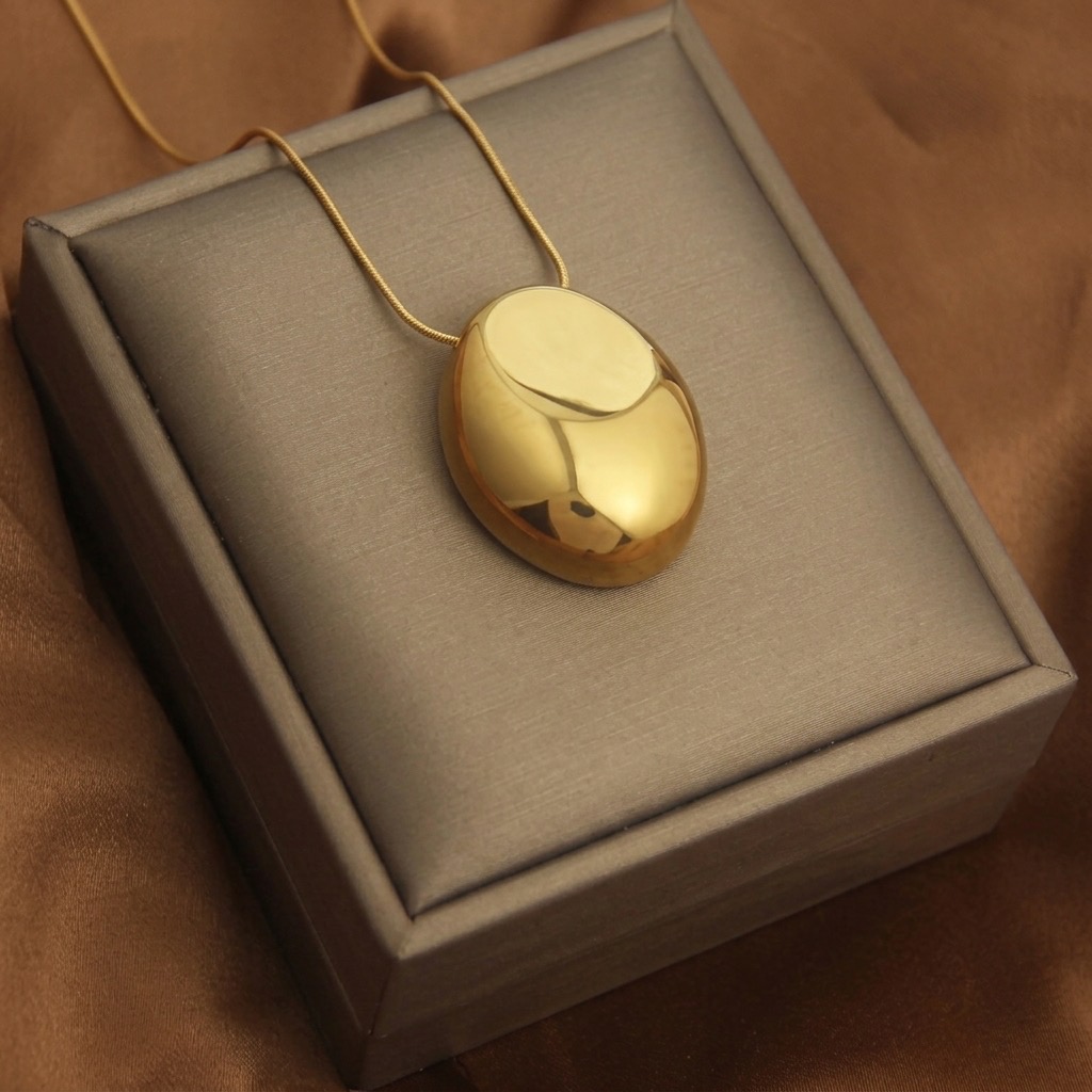 Auric Curve Pendant Necklace