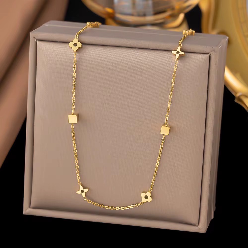 Etoile Charm layered necklace