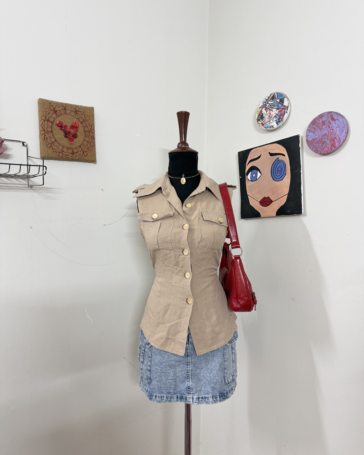 Sleeveless Beige Y2K Button Down