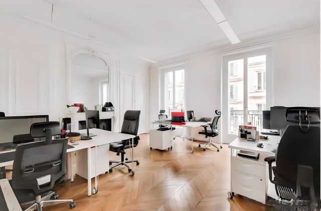 Bureaux 20 Rue de Saint Petersbourg, Paris 8e