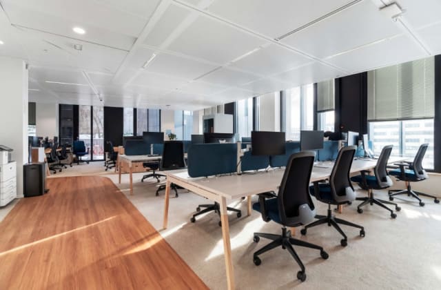 Bureaux 19 Place Francoise Dorin, Paris 17e