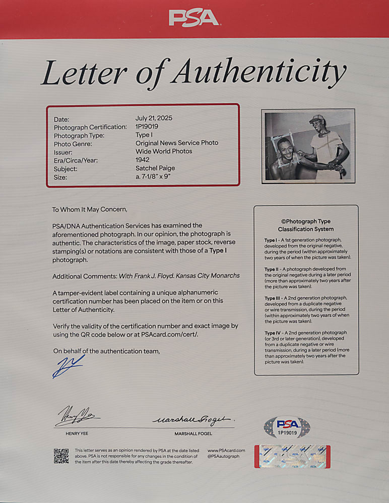 1942 Satchel Paige Original World Wide Photos News Service Photograph PSA/DNA Type I