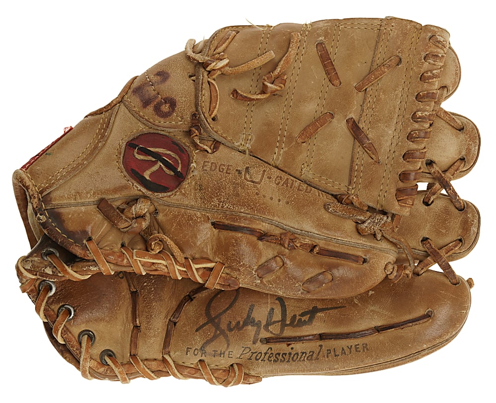 1974 Bucky Dent Chicago White Sox Signed Game-Used Glove - PSA/DNA - New York Yankees Coach's Provenance