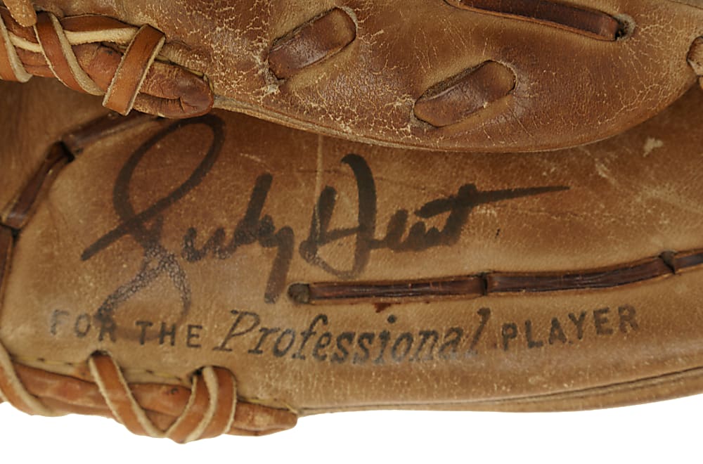 1974 Bucky Dent Chicago White Sox Signed Game-Used Glove - PSA/DNA - New York Yankees Coach's Provenance