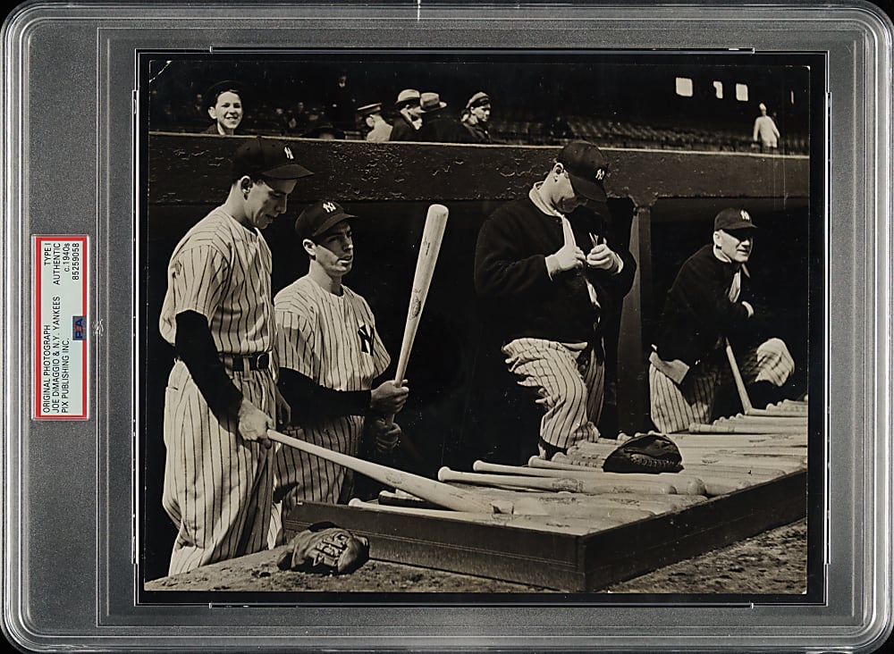 Circa 1940s New York Yankees Team with Joe DiMaggio Original Pix Publishing Incorporated Photograph PSA/DNA Type I