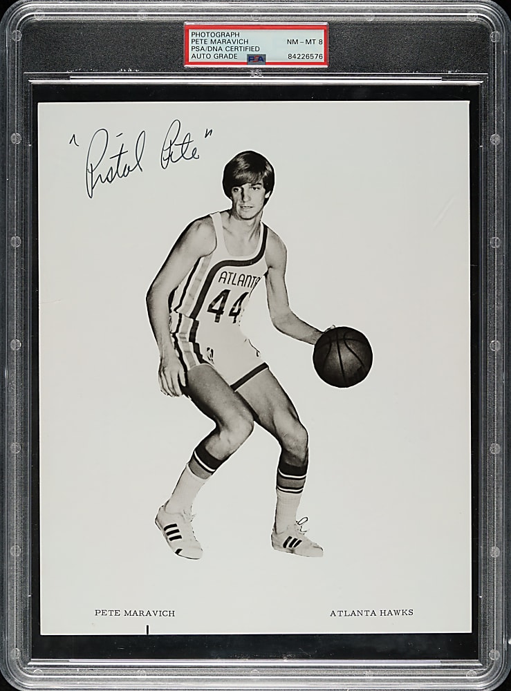 Pete Maravich Signed Photograph PSA/DNA NM-MT 8