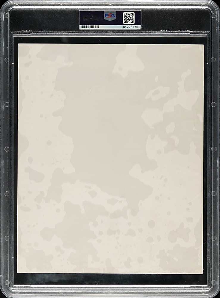 Pete Maravich Signed Photograph PSA/DNA NM-MT 8