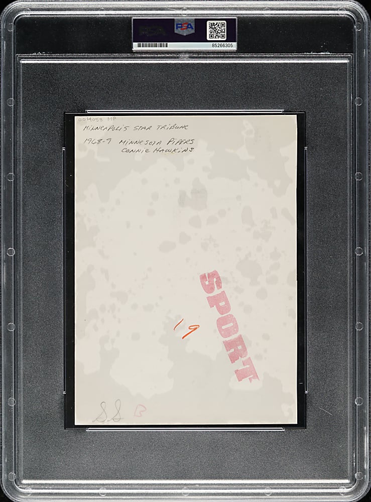 Circa 1968-1969 Connie Hawkins Minnesota Pipers ABA Original Photograph PSA/DNA Type I