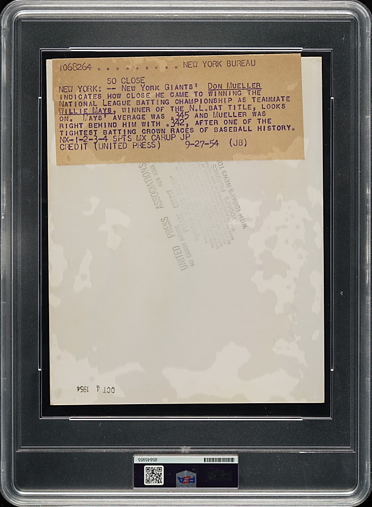 1954 Willie Mays and Don Mueller Original United Press Association Photograph PSA/DNA Type I