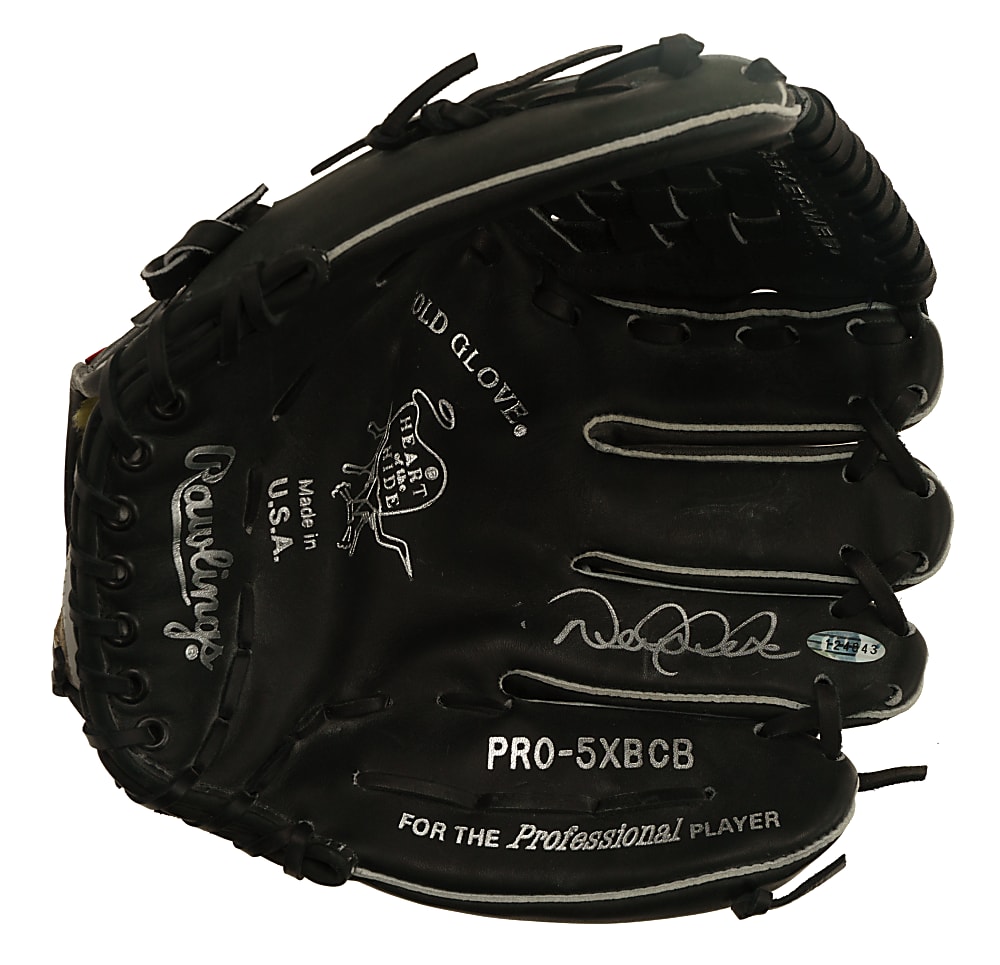 Derek Jeter Signed Glove - Steiner