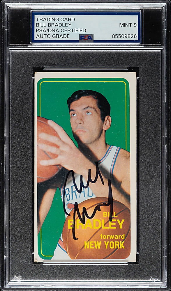 Signed 1970-1971 Topps Basketball #7 Bill Bradley PSA/DNA MINT 9