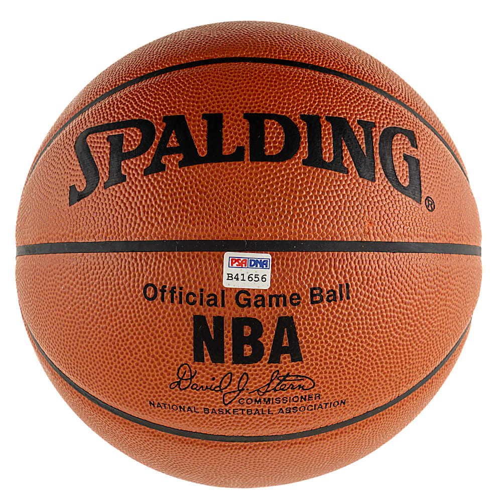 Bill Russell Signed Spalding Basketball - PSA/DNA