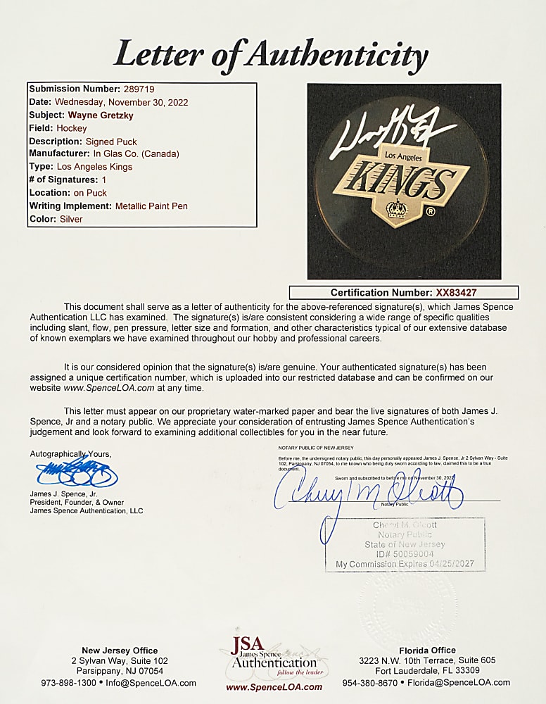 Wayne Gretzky Signed Los Angeles Kings Hockey Puck - JSA