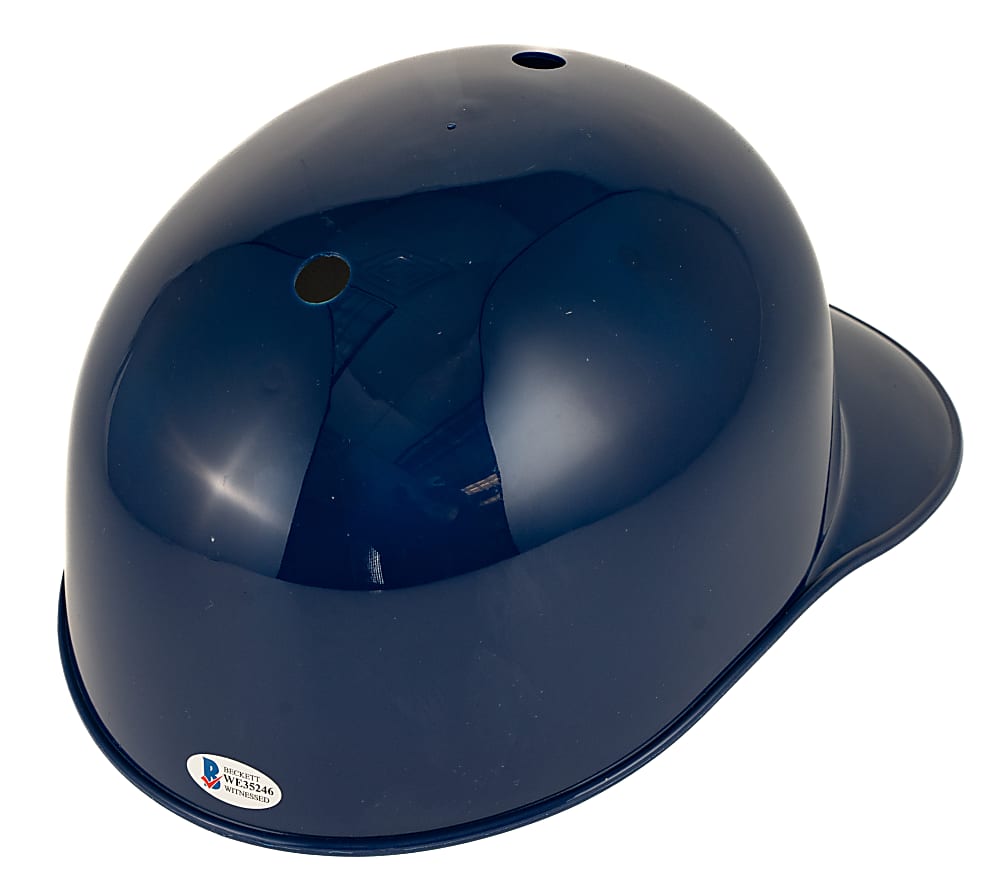 Omar Vizquel Signed Cleveland Indians Batting Helmet with "11x GG" Inscription - Beckett