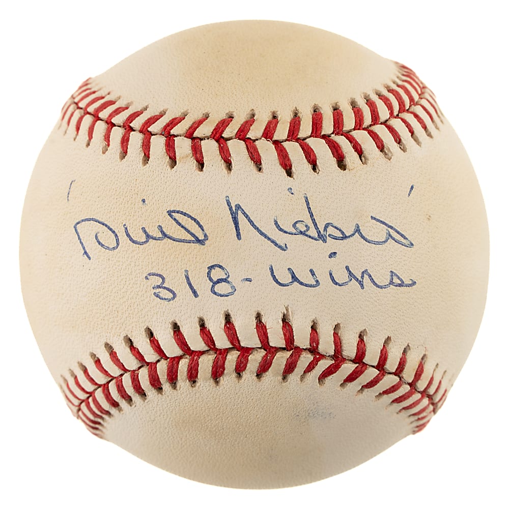 Phil Niekro Single-Signed Baseball with "318 Wins" Inscription - Beckett