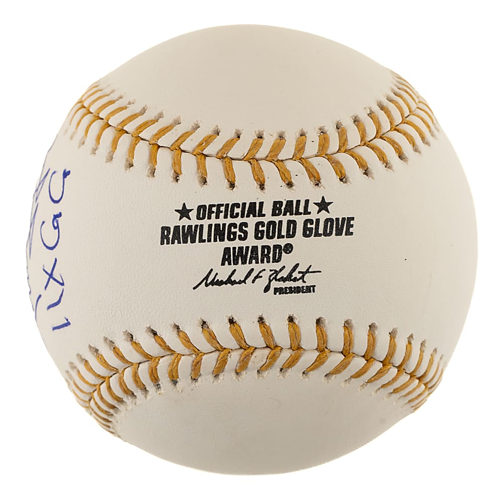 Omar Vizquel Single-Signed Baseball with "11x GG" Inscription - Beckett
