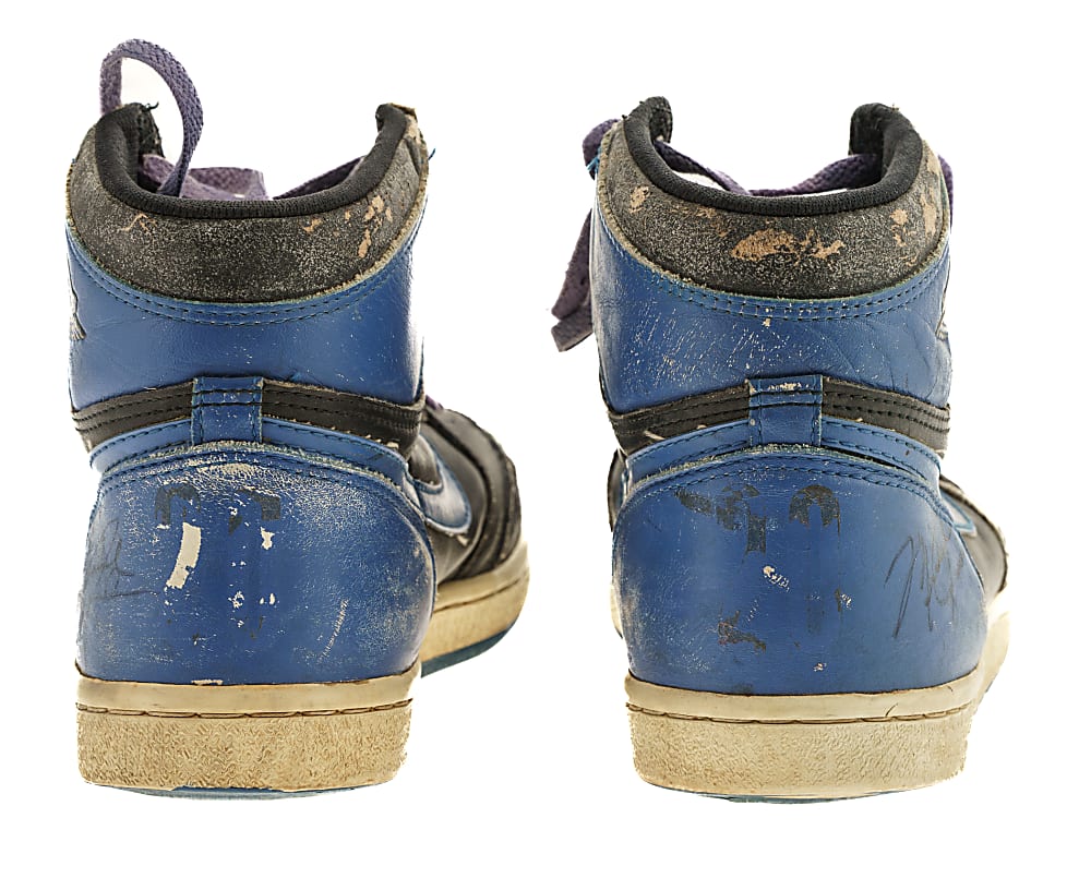 Michael Jordan Signed Nike Air Jordan 1 Sneakers - JSA