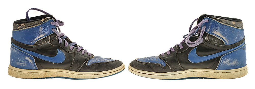 Michael Jordan Signed Nike Air Jordan 1 Sneakers - JSA