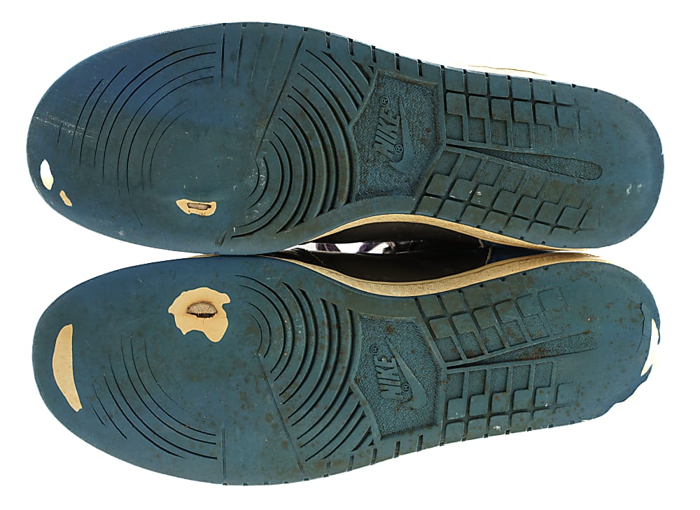 Michael Jordan Signed Nike Air Jordan 1 Sneakers - JSA