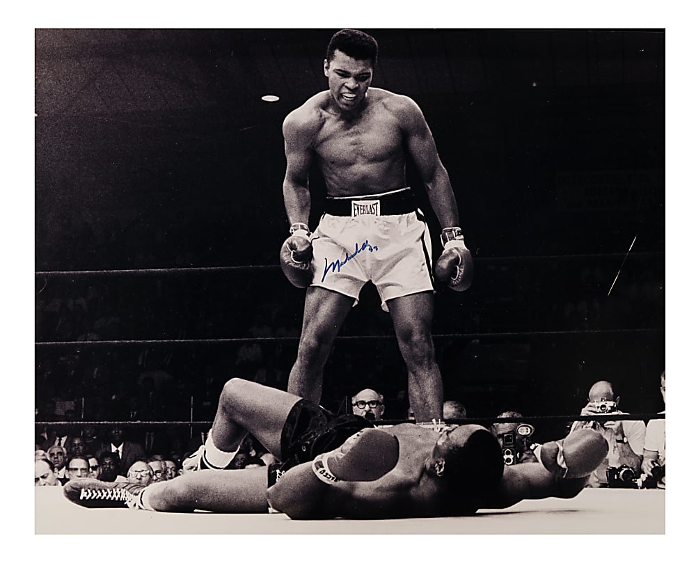 Muhammad Ali Signed Photograph - JSA