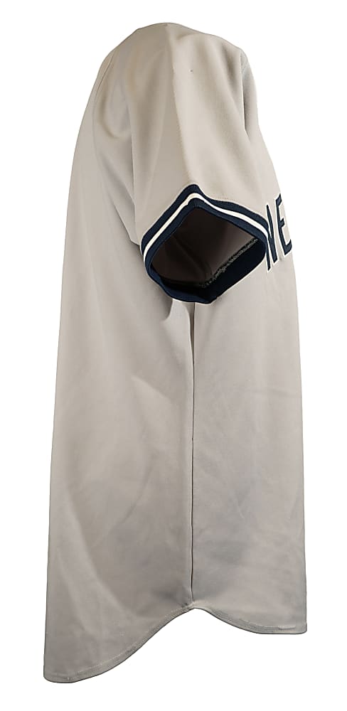 2004 Derek Jeter New York Yankees Signed Game-Used Road Jersey MEARS A5