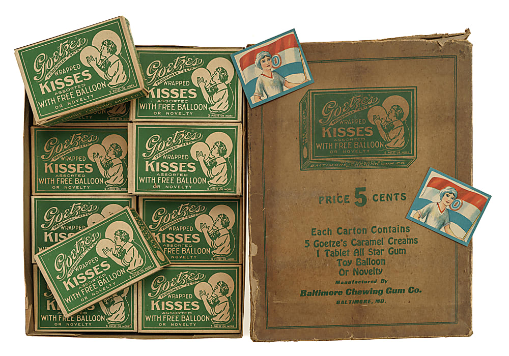Circa 1933 Goetze's "Wrapped Kisses" Display Box with R52 Flags of the Nation Cards