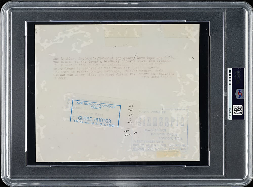 1965 The Beatles Original Mirrorpic London Photograph PSA/DNA Type I