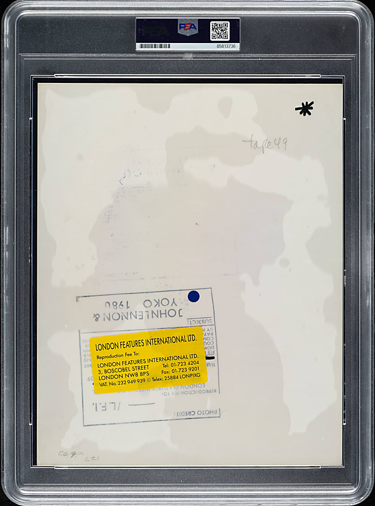 1980 John Lennon and Yoko Ono Original London Features International Photograph PSA/DNA Type I