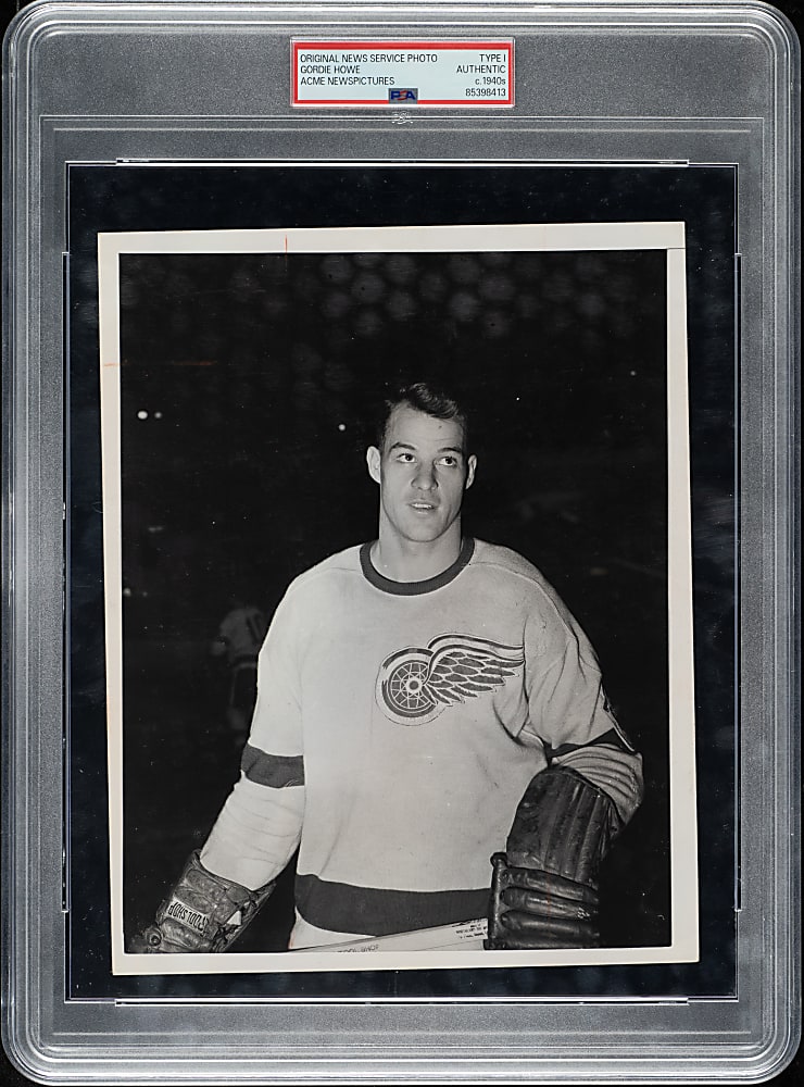 Circa 1940s Gordie Howe Rookie-Era Original ACME Newspictures Photograph PSA/DNA Type I