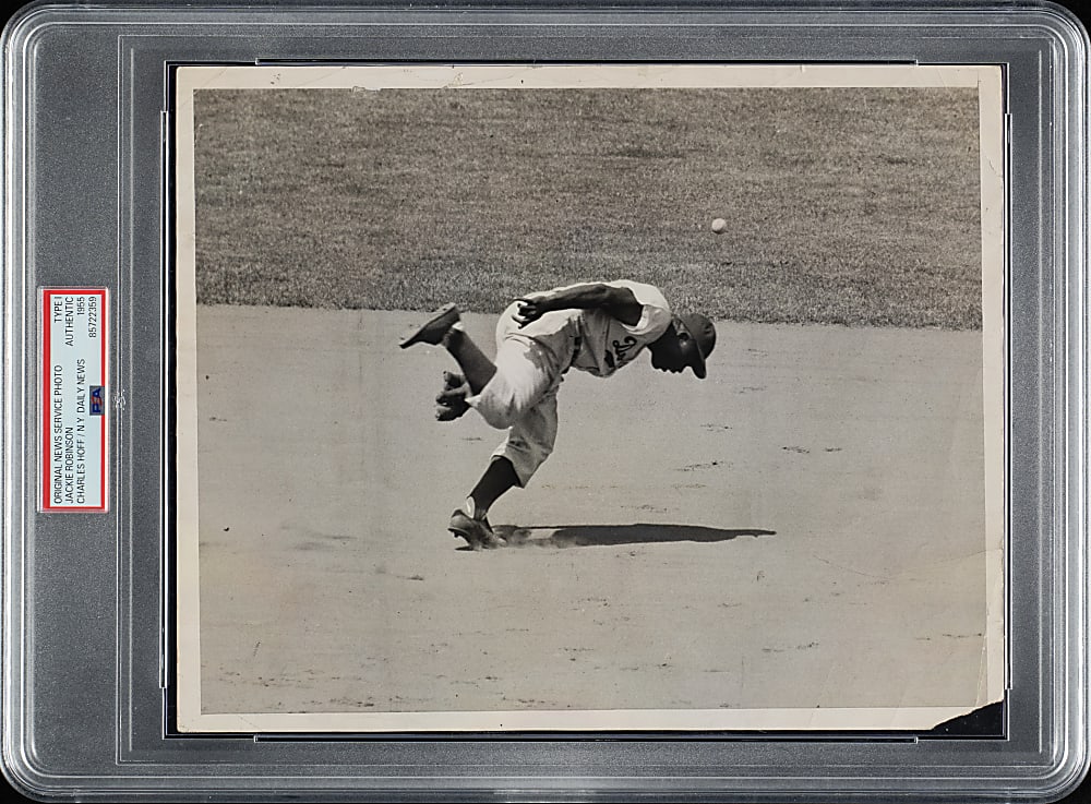 1955 Jackie Robinson Original Charles Hoff N. Y. Daily News Photograph PSA/DNA Type I