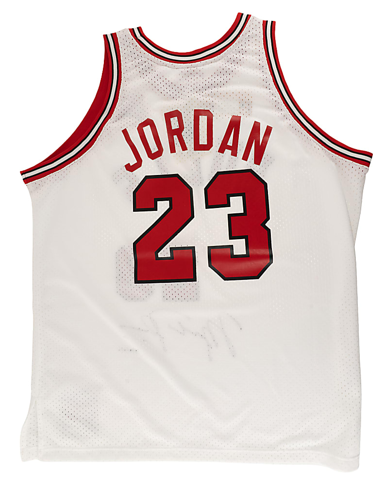 Michael Jordan Signed Limited-Edition Chicago Bulls Jersey with Rookie of the Year Patch - Upper Deck