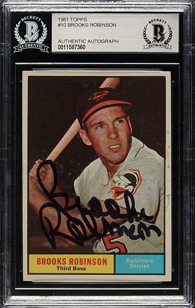 Signed 1961 Topps #10 Brooks Robinson - Beckett