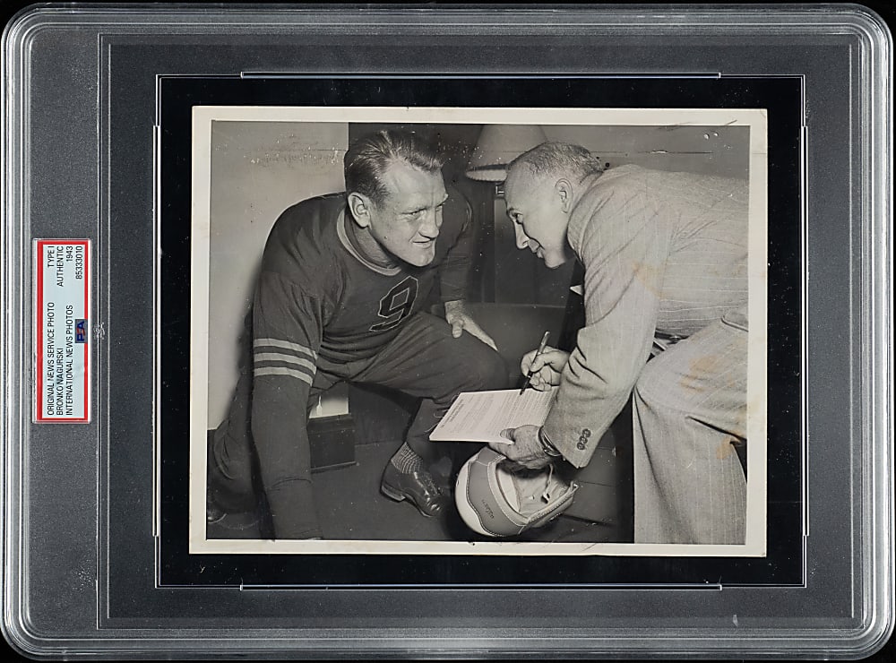 1943 Bronko Nagurski Original International News Service Photograph PSA/DNA Type I
