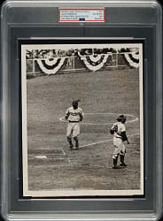 1949 Jackie Robinson World Series Game 2 Original International News Photograph PSA/DNA Type I