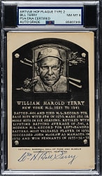 Signed 1956-1963 Artvue (Type 2) Black-and-White Hall of Fame Postcard Bill Terry PSA/DNA NM-MT 8