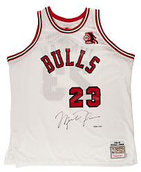 Michael Jordan Signed Limited-Edition Chicago Bulls Jersey with Rookie of the Year Patch - Upper Deck