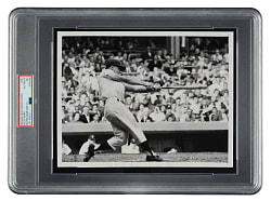 1961 Roger Maris Record Home Run #61 Original U.P.I. Photograph PSA/DNA Type I