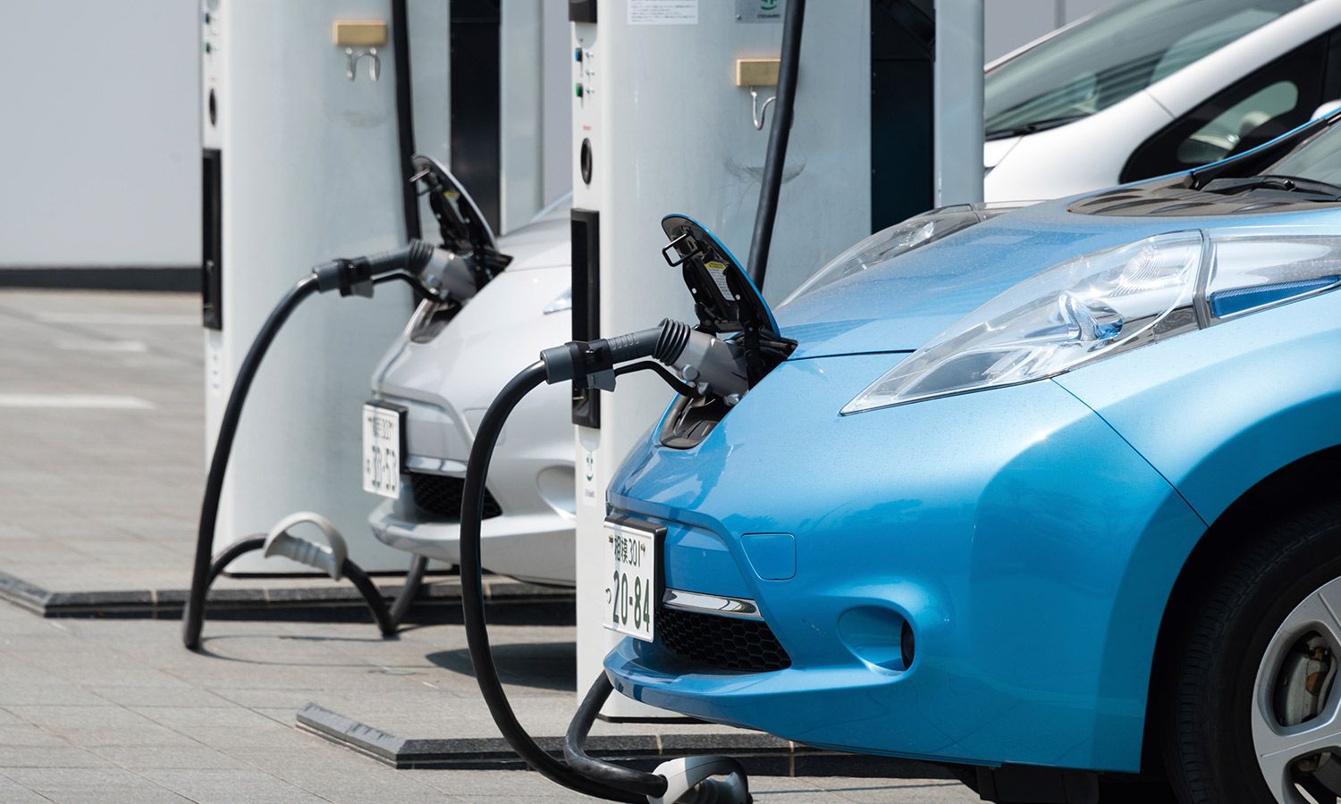 electric-cars-charging1500x900.jpg