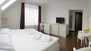 Deluxe Double Room with Bath
