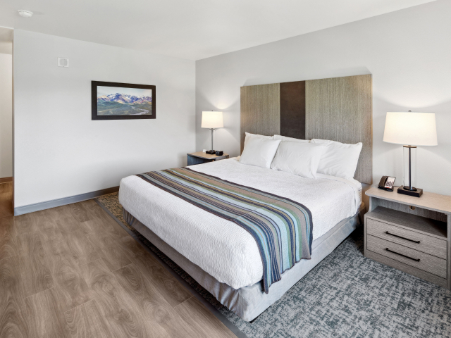 Guest Rooms - Non View - 1 King or 2 Queens