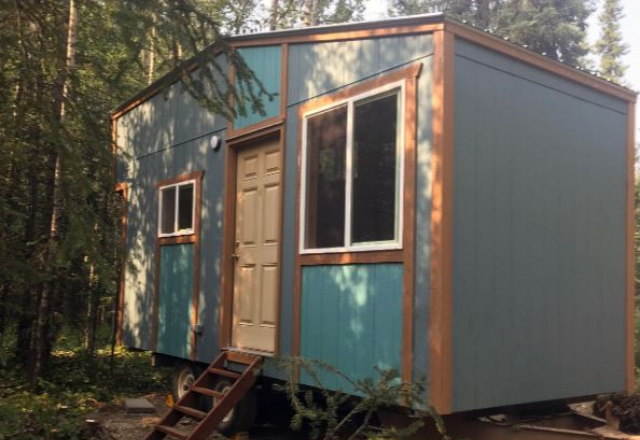 Kingfisher Cabin with Shared Bathroom