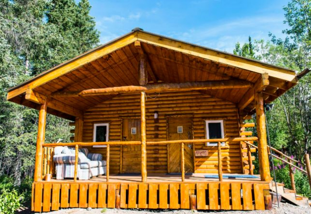 Iceworm Cabin Room with Shared Bathroom