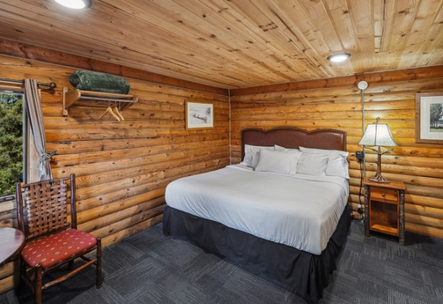 Standard King Grizzly Cabin