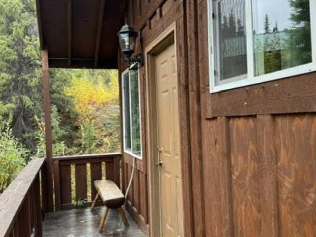 Homesteader Cabin - 2 Doubles & Bunk Bed
