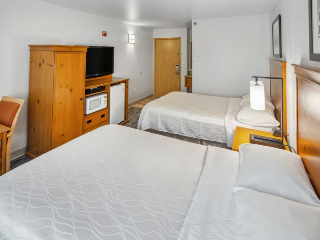 Bay View Rooms - 1 King or 1 Queen or 2 Queens