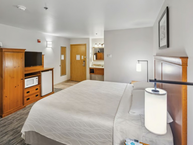 Bay View Rooms - 1 King or 1 Queen or 2 Queens